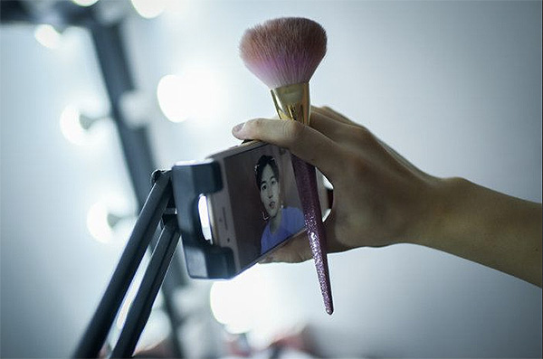 Lan Pulan maquillage hommes blogueurs Asie